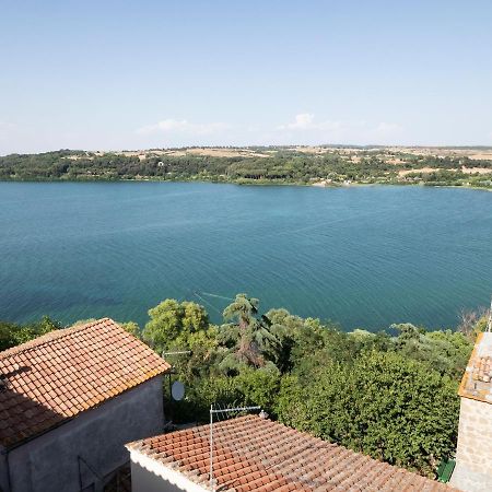 Attico Con Vista Lago - Miralago Anguillara Sabazia Bagian luar foto