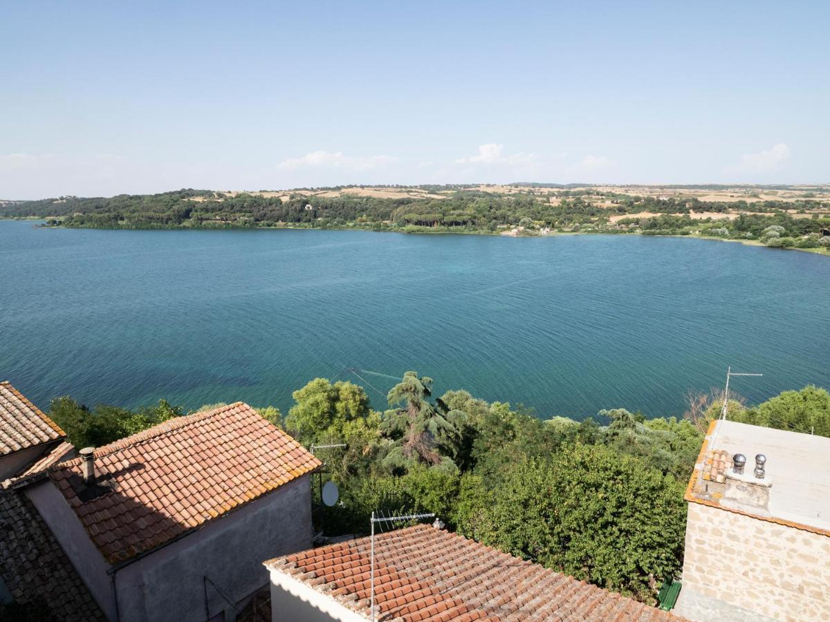 Attico Con Vista Lago - Miralago Anguillara Sabazia Bagian luar foto